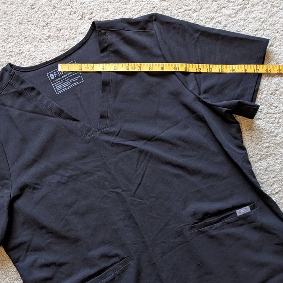 Figs Casma Three-Pocket Scrub Top - Picture 6 of 7